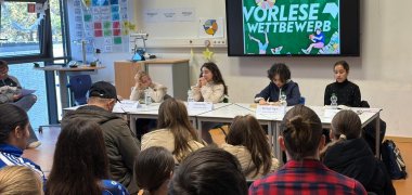 The finalists read in front of an audience and jury at the reading competition at Gronau comprehensive school