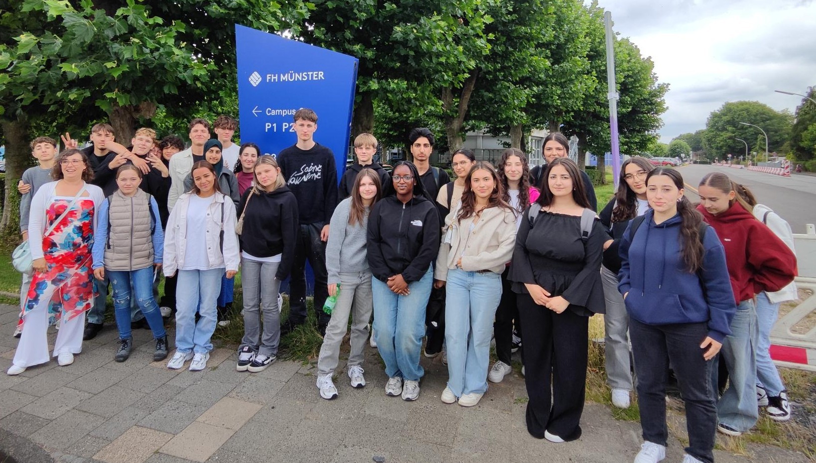 Los nuevos alumnos de sexto curso se conocen.