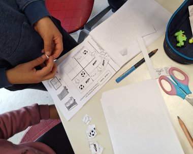 Si senta a proprio agio per l'EM 2024 I bambini lavorano sul libretto di calcio
