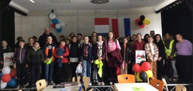 Elevutveksling med vår nederlandske partnerskole De Troubadour fra Glanerbrug Gruppebilde av alle deltakende studenter