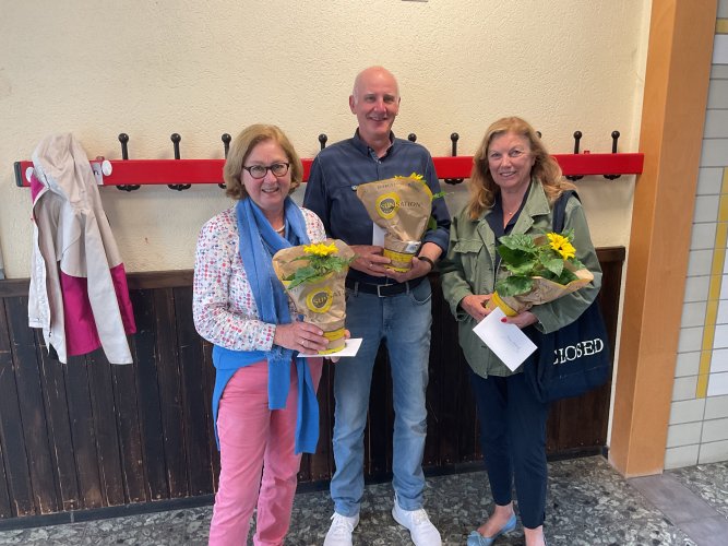 Mentoren lezen Leesmentoren in het schooljaar 2023/24
