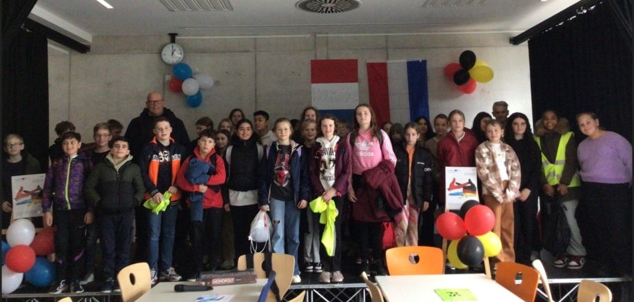 Tüm katılımcı öğrencilerin grup fotoğrafı